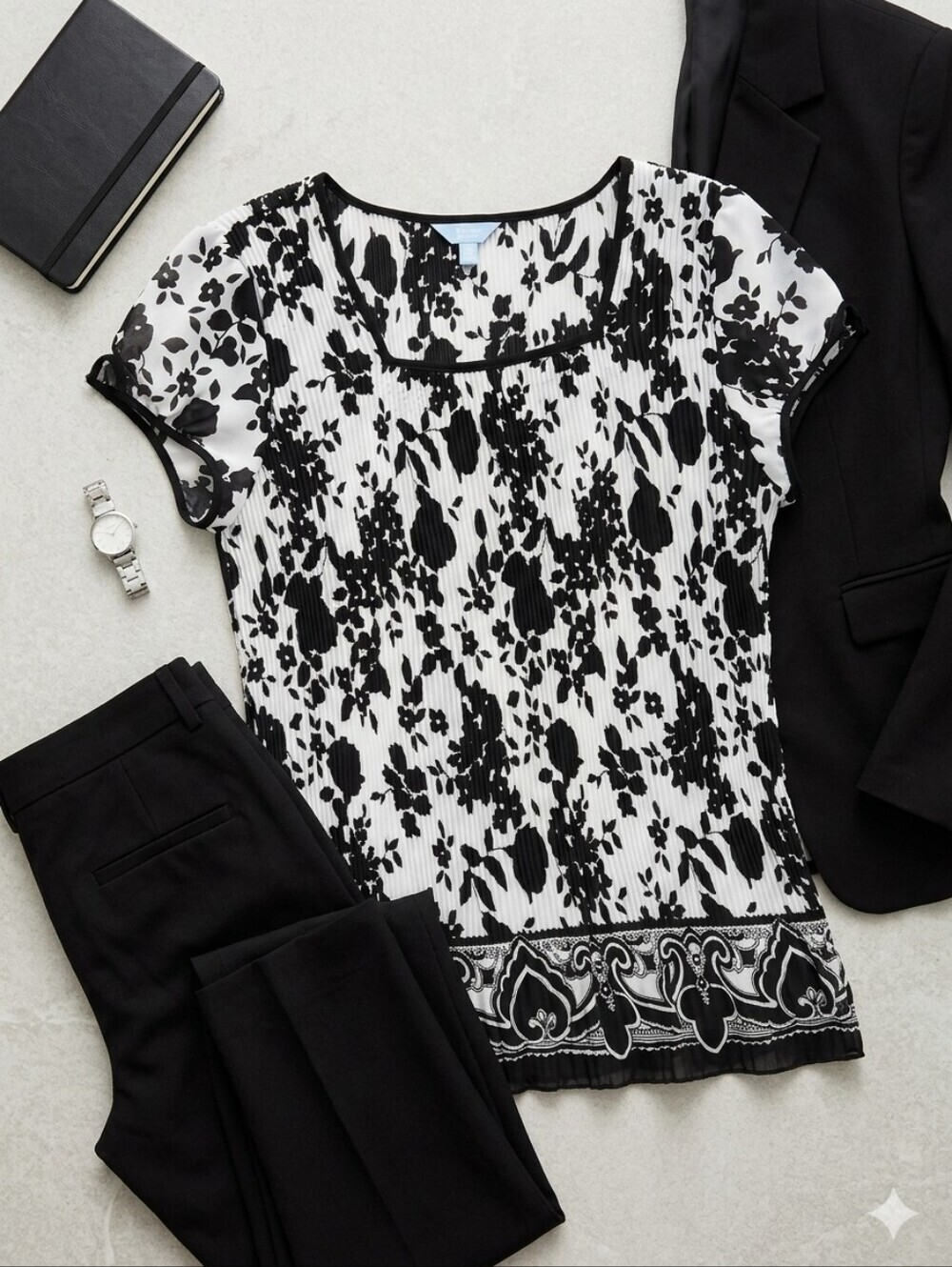 Denver Hayes XL Floral Blouse Black White Short Sleeve Plissé Pleated Transition
